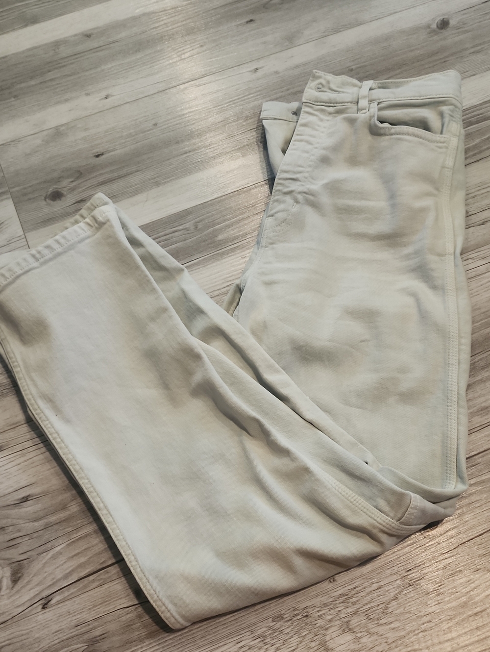 Women’s Light Cream Classic Jeans